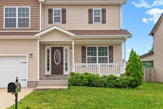 1282 Eagle's View Dr in Clarksville, TN - Building Photo - Building Photo