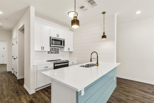 property at 1402 Courtney Pl