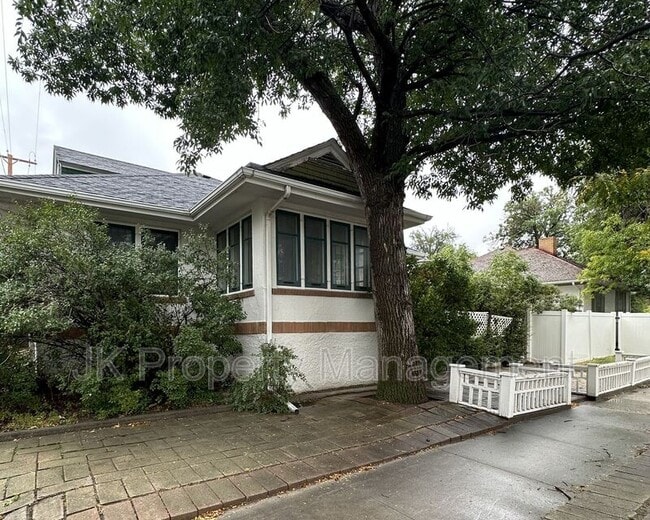 property at 11 15th St N
