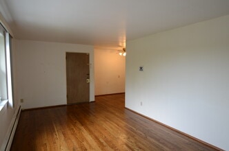 4216 Settle St, Unit 1 in Cincinnati, OH - Foto de edificio - Building Photo