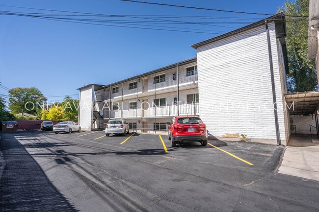 134-138 S 300 W in Provo, UT - Foto de edificio - Building Photo