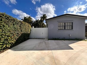 1328 W 82nd St in Hialeah, FL - Building Photo - Building Photo