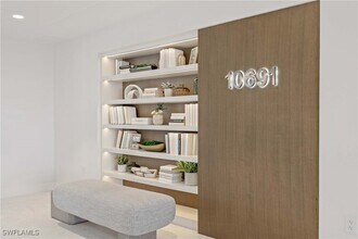 10691 Gulf Shore Dr in Naples, FL - Building Photo - Building Photo