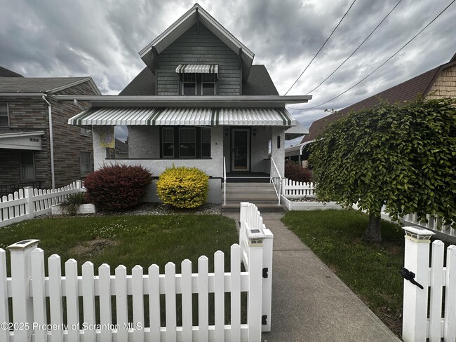 property at 1715 Tripp Ave
