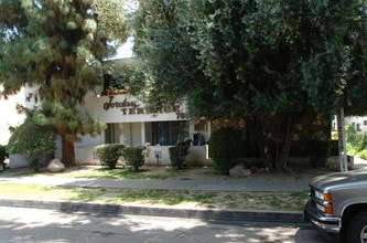 Jordan Terrace in Canoga Park, CA - Building Photo - Building Photo