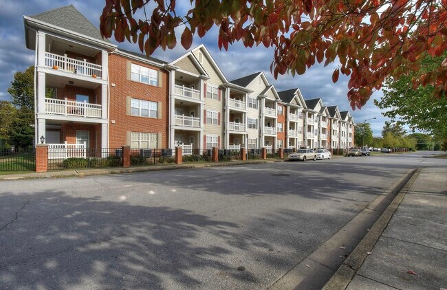 2008 Millenium Pl, Unit 209 in Johnson City, TN - Building Photo - Building Photo