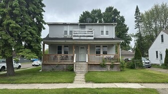 16250 Chesterfield Ave in Eastpointe, MI - Building Photo