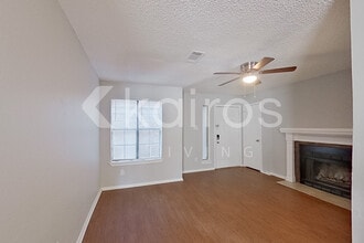 834 Courtenay Pl in Garland, TX - Foto de edificio - Building Photo