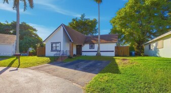 13550 SW 286th Ter in Homestead, FL - Building Photo