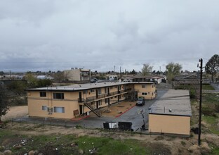 15747 Sueno Ln in Victorville, CA - Building Photo - Primary Photo