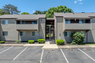 Londondale Village Apartments in Newark, OH - Building Photo - Building Photo