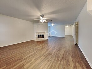 1523 Wavecrest Dr in Red Oak, TX - Building Photo - Building Photo
