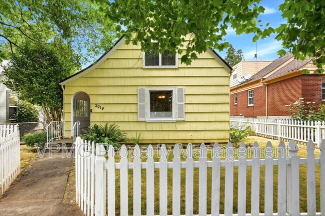 property at 2014 E St