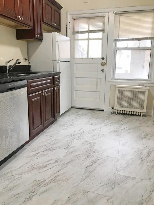 303 Ridge Ave in Evanston, IL - Building Photo