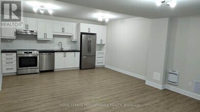 1223 Montblanc Cres in Russell, ON - Building Photo - Building Photo