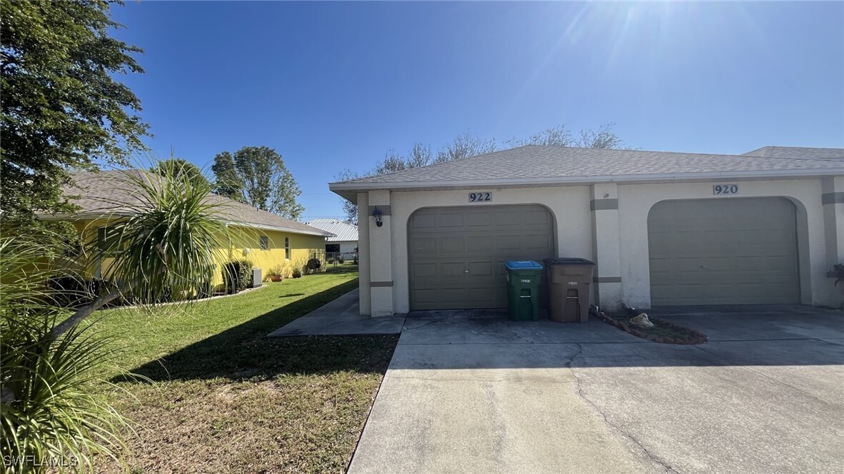 922 SE 13th Terrace in Cape Coral, FL - Building Photo