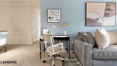 9015 Kings Grant Dr in Charlotte, NC - Foto de edificio - Building Photo