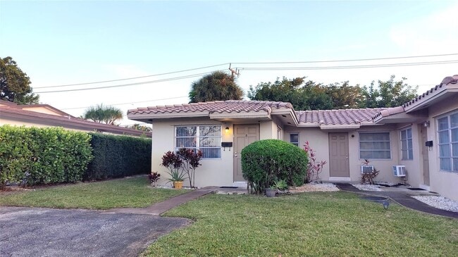 2120 NE 56th St in Fort Lauderdale, FL - Foto de edificio - Building Photo