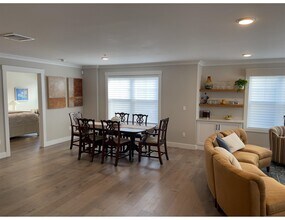 2075 Lafayette Rd in Portsmouth, NH - Building Photo - Building Photo