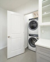 366 Metropolitan Ave, Unit 366 Metropolitan Ave in Brooklyn, NY - Building Photo - Building Photo