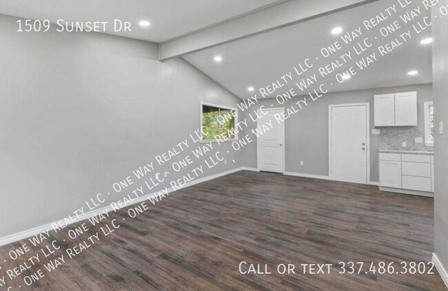 1509 Sunset Dr photo'