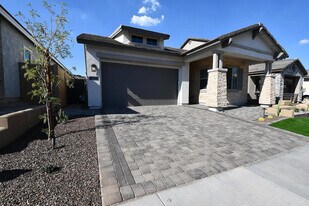 820 E Ashurst Dr in Phoenix, AZ - Building Photo