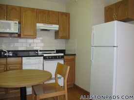1110 Commonwealth Ave in Boston, MA - Building Photo