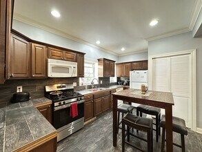 6424 N Magnolia Ave, Unit J05P in Chicago, IL - Foto de edificio - Building Photo