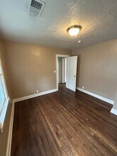 5405-5407 Harrison St in Kansas City, MO - Foto de edificio - Building Photo