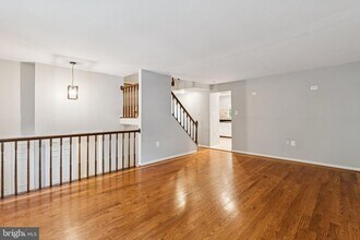 5790 Burke Towne Ct in Burke, VA - Building Photo - Building Photo