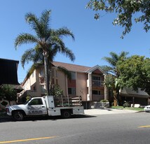 621 E Magnolia Blvd Apartments