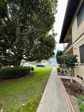 321-325 Calle Miramar in Redondo Beach, CA - Building Photo - Interior Photo