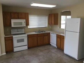 10530 W Carlota Ln in Peoria, AZ - Foto de edificio - Building Photo