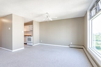 9835-9113 113 St in Edmonton, AB - Building Photo - Building Photo
