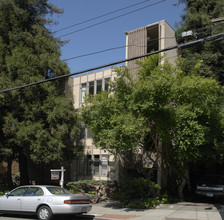 3779 Harrison St in Oakland, CA - Foto de edificio - Building Photo