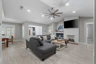 374 S Shore Dr in Destin, FL - Building Photo - Building Photo