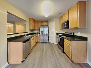 501 Timber Meadow Lake in Fuquay Varina, NC - Building Photo - Building Photo