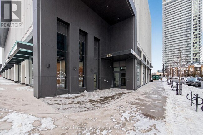 395 Square One Dr in Mississauga, ON - Building Photo - Building Photo