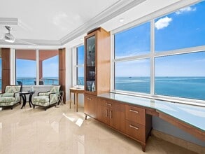 2110 N Ocean Blvd, Unit 21B in Fort Lauderdale, FL - Building Photo - Building Photo