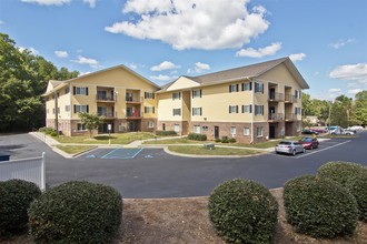 Lakecrest in Greenville, SC - Foto de edificio - Building Photo