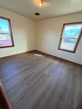 1102 Eisenhower Ave in Great Bend, KS - Building Photo - Building Photo