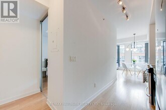 32-732 Camden St in Toronto, ON - Building Photo - Building Photo
