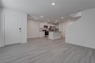 7371 Craig Cv Ct in North Las Vegas, NV - Building Photo - Building Photo
