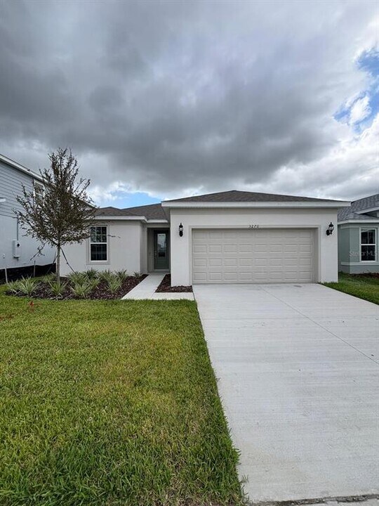 3270 Ellsworth Ave in Davenport, FL - Building Photo