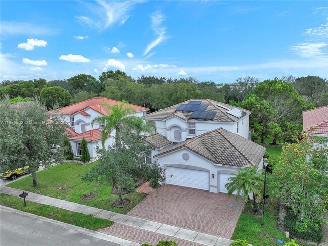 5271 SW 173rd Ave in Miramar, FL - Foto de edificio - Building Photo