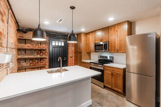 225 Old South High St in Harrisonburg, VA - Building Photo - Building Photo