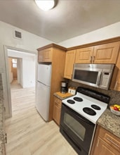 3033-3033 NW 15th St in Miami, FL - Building Photo - Building Photo