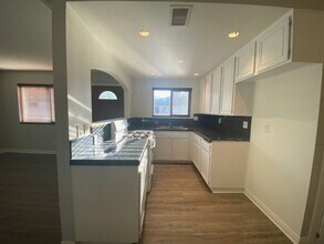 5985 Nelda St in Simi Valley, CA - Building Photo - Building Photo