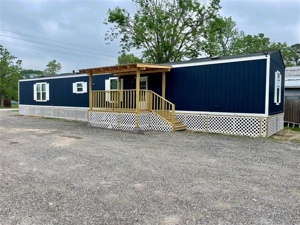 22508 E Martin Dr in Porter, TX - Building Photo