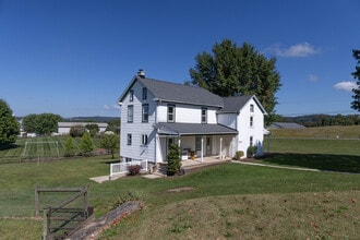 1049 Reading Rd in Narvon, PA - Building Photo - Building Photo